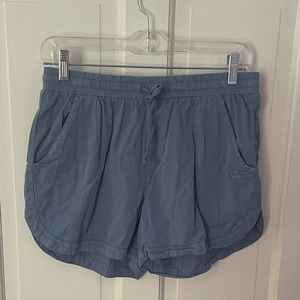The black dog size S grey shorts